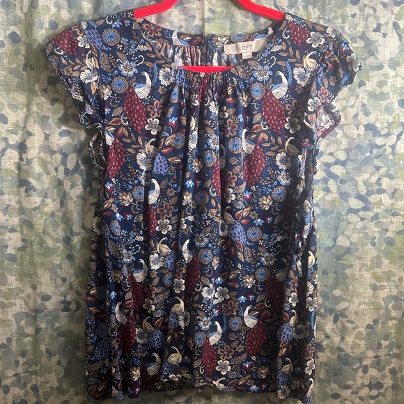 LOFT Tops - LOFT Peacock Print Flutter Sleeve Top XL